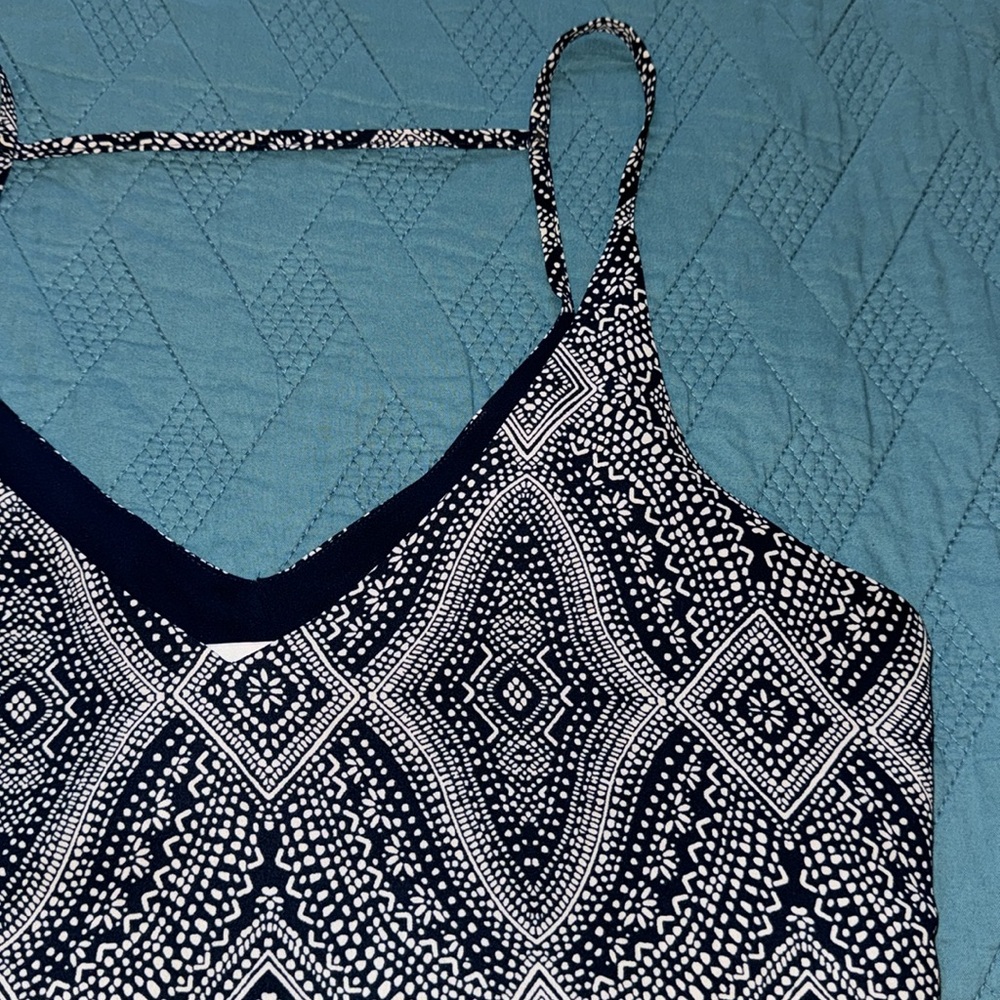 Flowy Tank Top - Picture 2 of 6
